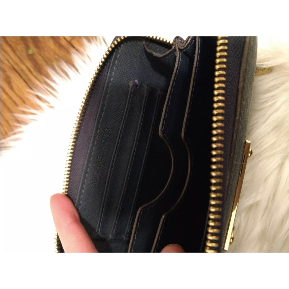 Michael Kors wallet - Picture 4 of 8